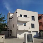 Argonauti With Free Parking * פולה